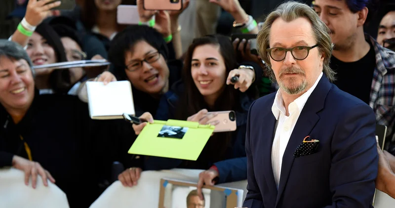 Gary Oldman alkolizmle mücadelesini anlattı: 28 saniye bile olmaz sandım, 28 yıl oldu magazin haberleri