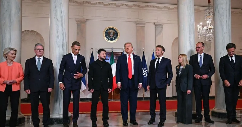 Macron: Üçlü toplantı için önce ateşkes şart