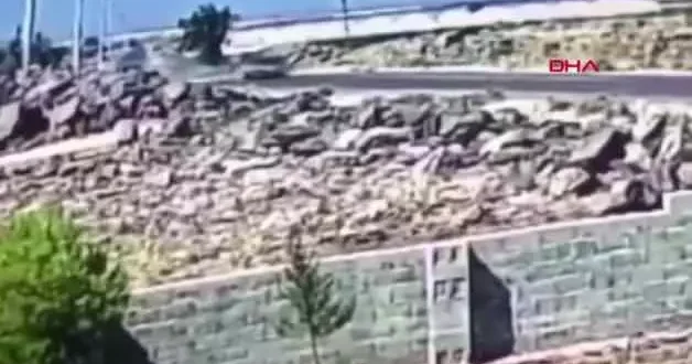 Otomobilin taklalar attığı feci kaza kamerada