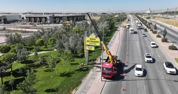 Konya haberleri Konya da totem ve tabelalar kaldırılıyor 19 Ağustos 2025