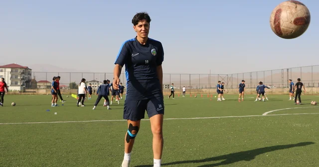 Fenerbahçe den Yüksekova Kadın Futbol Takımı na transfer Hakkari Haberleri