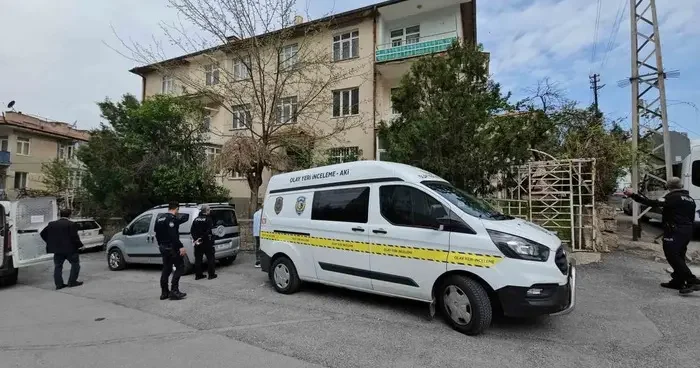 Babasını öldüren sanık hakim karşısına çıktı