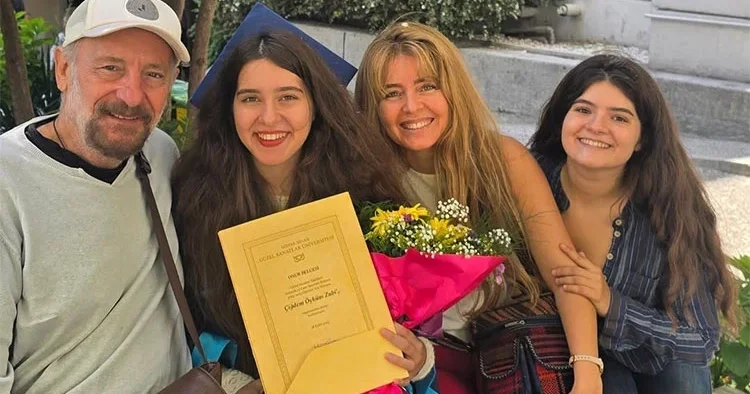 Usta oyuncunun büyük gururu! Kızım onur belgesiyle mezun oldu