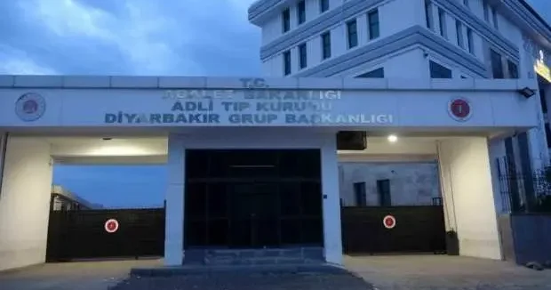 Diyarbakır haberleri Diyarbakır da feci kaza: 6 yaşındaki çocuk römorkun altında kalarak öldü! 19 Eylül 2025