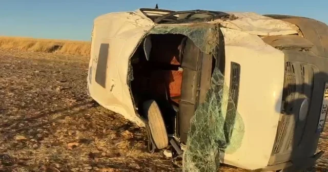Otomobille çarpışan öğrenci servis minibüsü şarampole devrildi: 9 yaralı Diyarbakır Haberleri