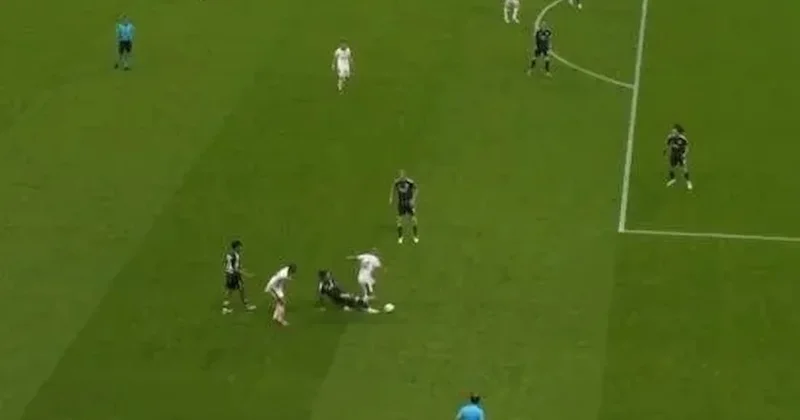 Eintracht Frankfurt Galatasaray maçında Okan Buruk u çıldırtan karar Sözcü Gazetesi