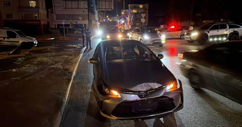 Kocaeli nde kaza! İki araç çarpıştı, 4 kişi yaralandı Sözcü Gazetesi