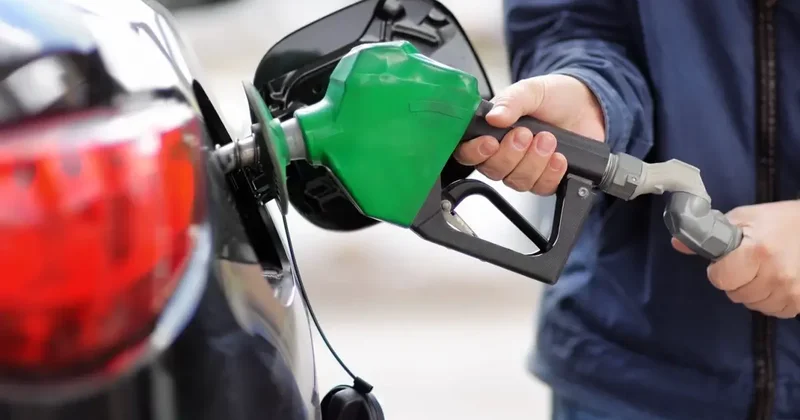 Araç sahipleri dikkat! Benzine 1 lira zam geliyor