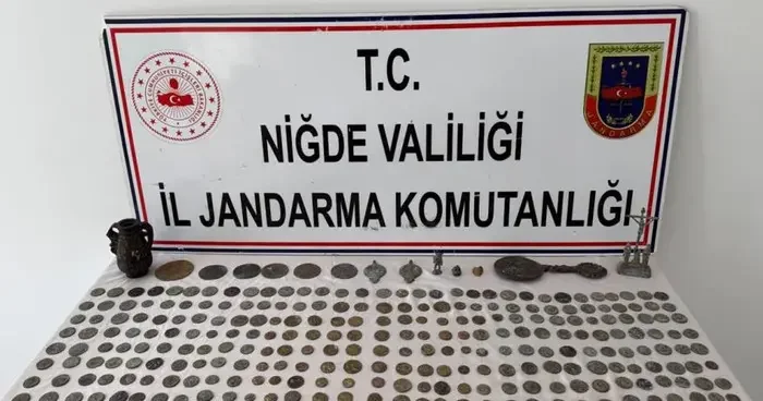 Niğde otogarında 334 parça tarihi eser ele geçirildi