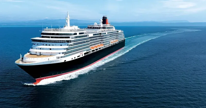 İngiliz Cunard Line ın ünlü gemisi Queen Victoria, İstanbul da