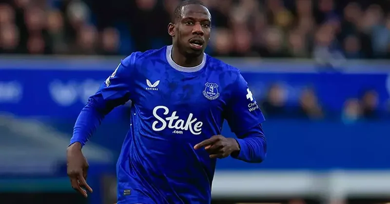 Abdoulaye Doucoure confirms emotional Everton exit...