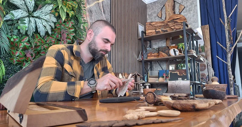 Hobi olarak başladı artık dünyaya satıp ekmek parasını bundan kazanıyor