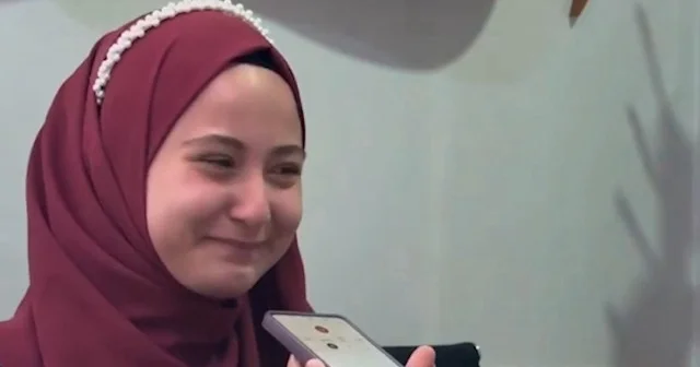 Küçük hafızdan babasına gözyaşlarına boğan telefon: Ben hafız oldum baba VİDEO İZLE