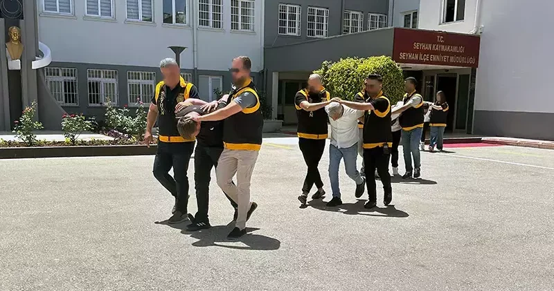 Kıskançlık nedeniyle eski sevgilisinin kovulmasını istediği kafeyi kurşunlattı