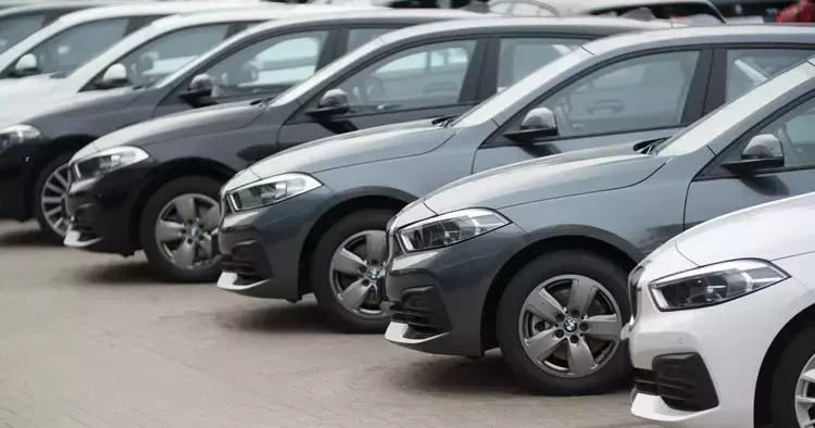 İbre yeniden 2. ele döndü: Sıfır araçta fiyatlar arttı nisanda ikinci el pazarı zirve yaptı