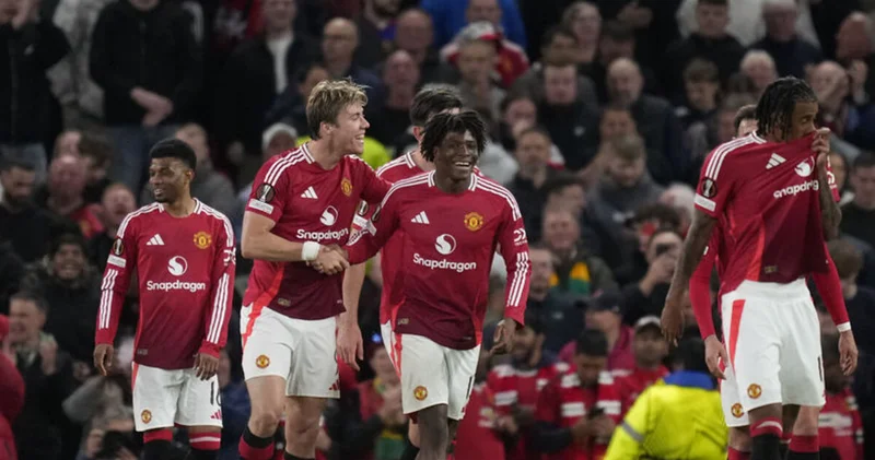 M.United lı oyunculardan ailelerine jest Futbol Haberleri