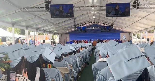 Columbia Üniversitesi öğrencileri mezuniyet töreninde Gazze sloganları attı VİDEO İZLE