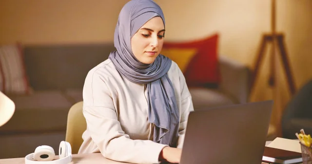 Çalışan kadına online fıkıh Ekonomi Haberleri