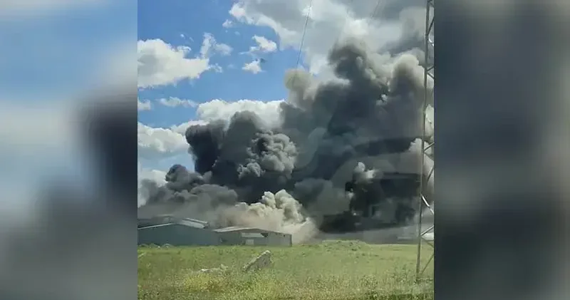 Gebze’de boya fabrikasında yangın