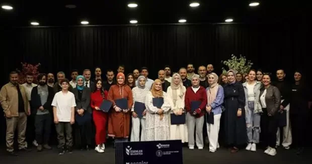 İstanbul haberleri Esenler Sinema Akademisi’nde mezuniyet heyecanı 20 Mayıs 2025