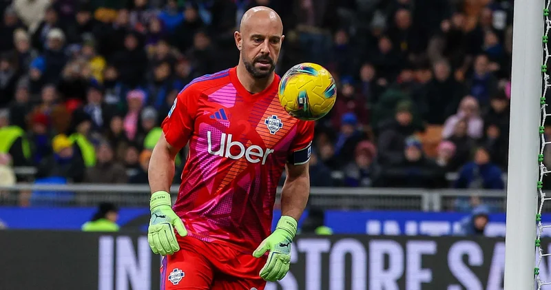 İspanyol kaleci Reina 42 yaşında aktif futbolu bırakıp teknik direktör oluyor