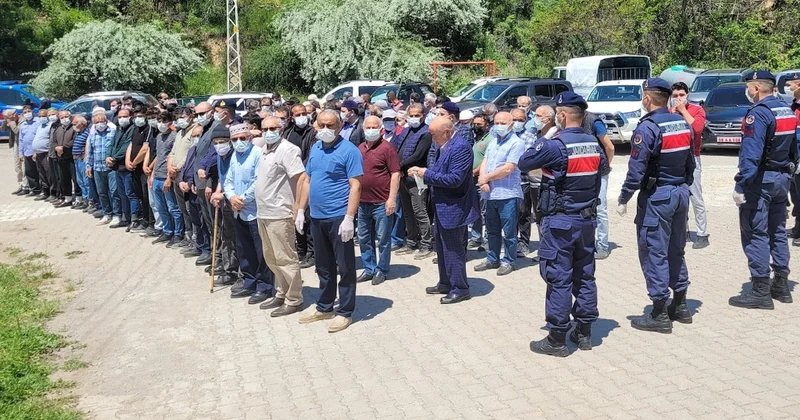 Şehri alarma geçiren ölüm: 1,5 yaşındaki Metehan ın cenazesine herkes maskeyle geldi Sözcü Gazetesi