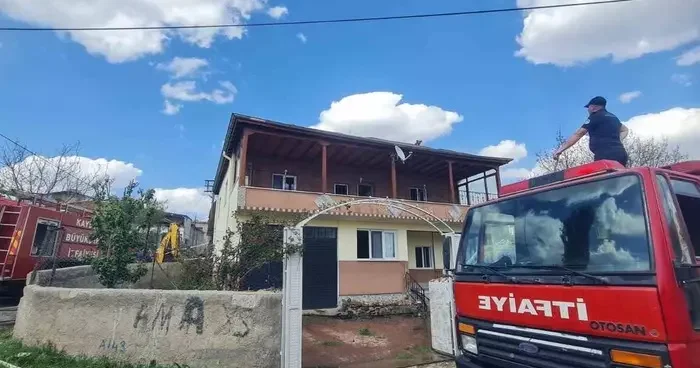 İki katlı evde yangın