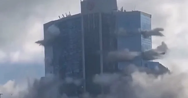 ABD de simge otel tarihe karıştı: 36 yıllık bina kontrollü patlamayla yıkıldı VİDEO İZLE