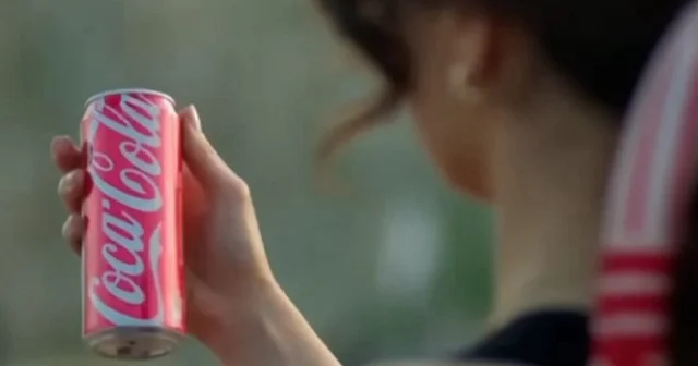 Uzak Şehir dizisinde işgalci İsrail destekçisi Coca Cola nın reklamı yapıldı VİDEO İZLE