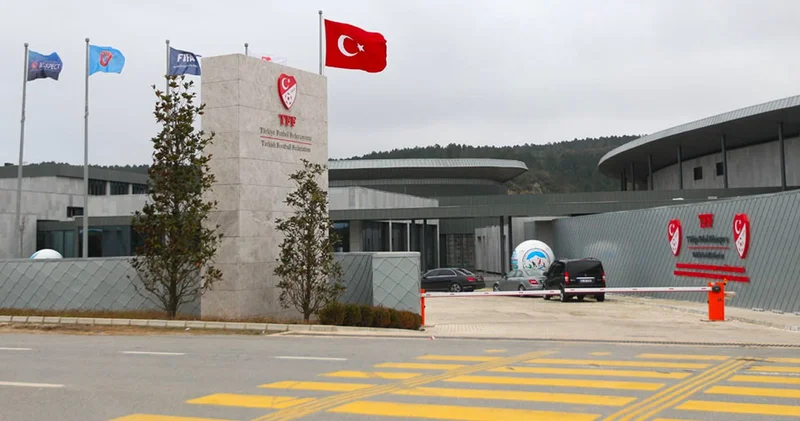 TFF ye tepki bitmiyor: Riva ya akın ettiler