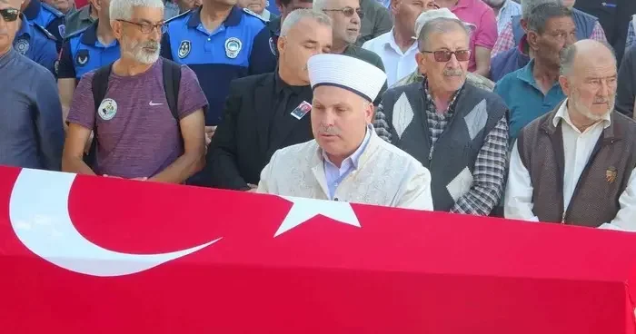 Kalp krizi sonucu hayatını kaybeden polis memuru Muğla’da son yolculuğuna uğurlandı