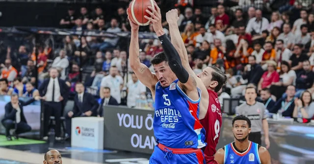 Ertelenen maçta Anadolu Efes, Galatasaray ı 87 53 lük skor ile geçti Basketbol Haberleri