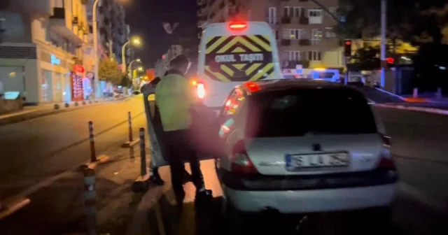 Önce polisi metrelerce peşinden koşturdu sonra kaçmadım diyerek olaydan sıyrılmaya çalıştı VİDEO İZLE