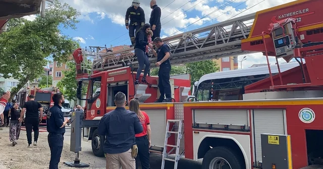 Tekirdağ da apartman dairesinde çıkan yangın söndürüldü Tekirdağ Haberleri
