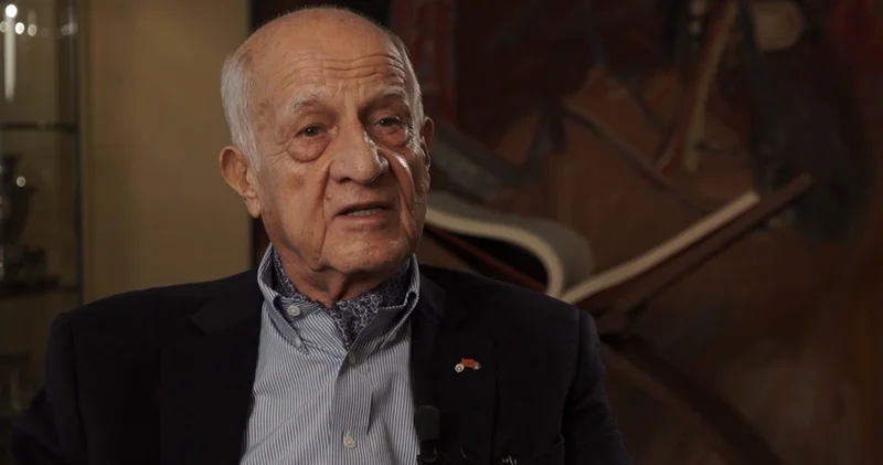 İnan Kıraç terk etti
