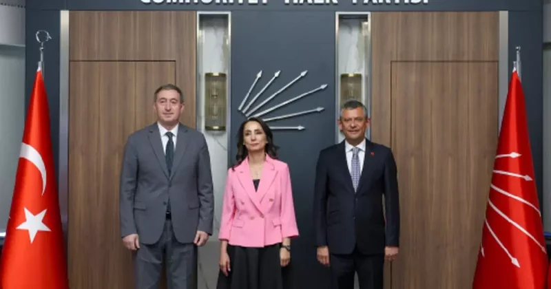 DEM Parti, CHP yi ziyaret etti! 1 saat süren görüşmede Bahçeli nin komisyon önerisi masaya yatırıldı