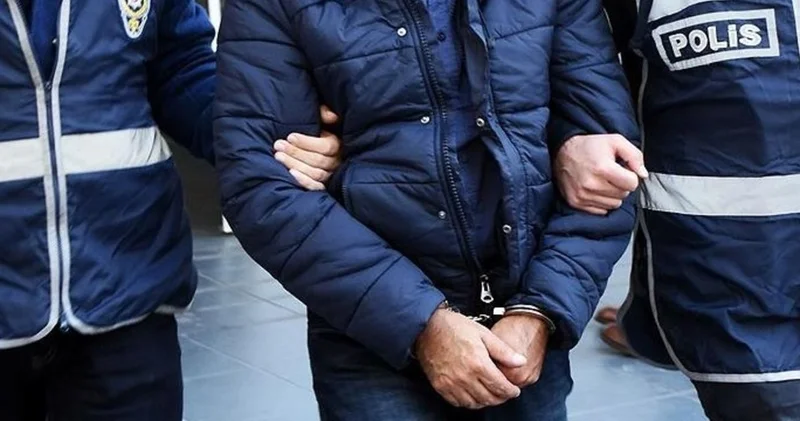 Binlerce hap, ruhsatsız silahlar! İlkadım’da uyuşturucu baskını