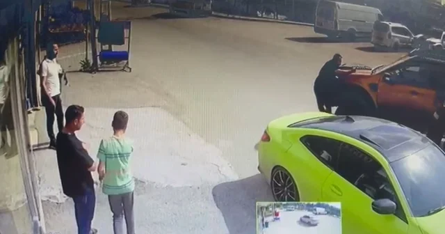 Şaka olsun diye kamyoneti üzerine sürdüğü arkadaşına çarptı Adana Haberleri