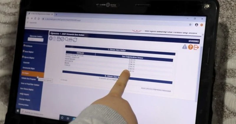 E okul kapandı mı, ne zaman kapanacak? E okul VBS not girişi ve devamsızlık sorgulama ekranı