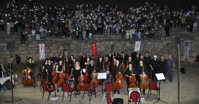 Isparta Yalvaç Pisidia Antiokheia Antik Tiyatrosu nda çello konseri verildi Isparta Haberleri