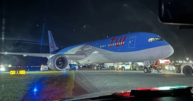 Tuvaletteki not yolcu uçağına acil iniş yaptırdı: Savaş jetleri havalandı Sözcü Gazetesi