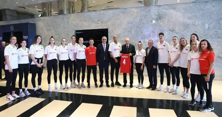 Cumhurbaşkanı Erdoğan, A Milli Kadın Voleybol Takımı ile bir araya geldi!