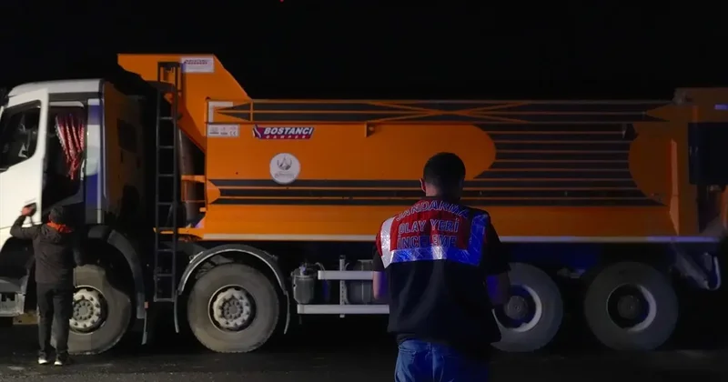 Kamyon İşçilere Çarptı: 5 Yaralı