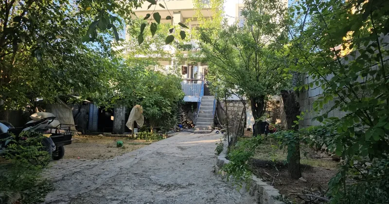 Diyarbakır da baba vahşeti! Kızlarını uykuda bıçakladı