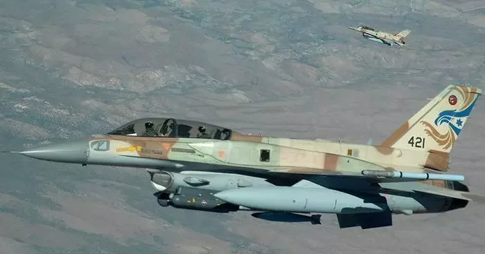 İsrail ordusu, Lübnan’ın güneyinde Hizbullah’a ait askeri hedefleri vurduğunu açıkladı