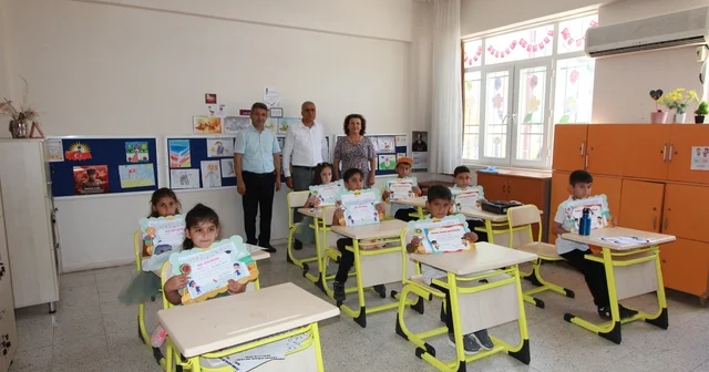 Mersin, Hatay ve Osmaniye nin ilçelerinde öğrenciler karnelerini aldı Mersin Haberleri
