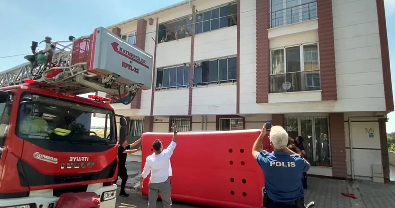 Eşine sinirlendi: 4 aylık oğlunu camdan atmaya kalktı