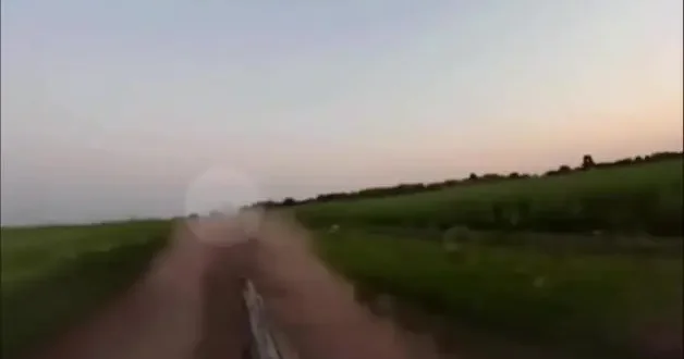 Askerî araç önde, katil dron peşinde! Can kurtaran hamle