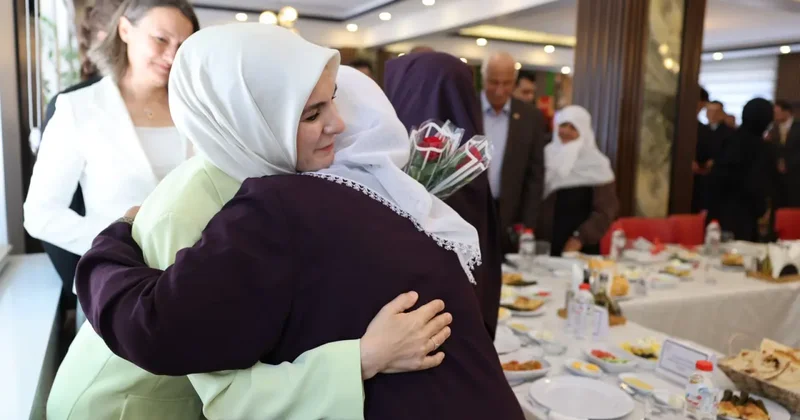 Bakan Göktaş, şehit ailelerine Terörsüz Türkiye’yi anlattı