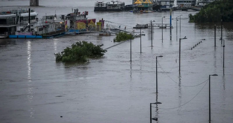 Güney Kore’de sel: 14 ölü